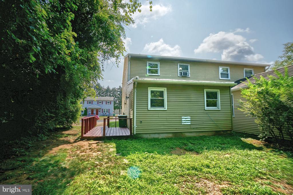 275 W Ridge St