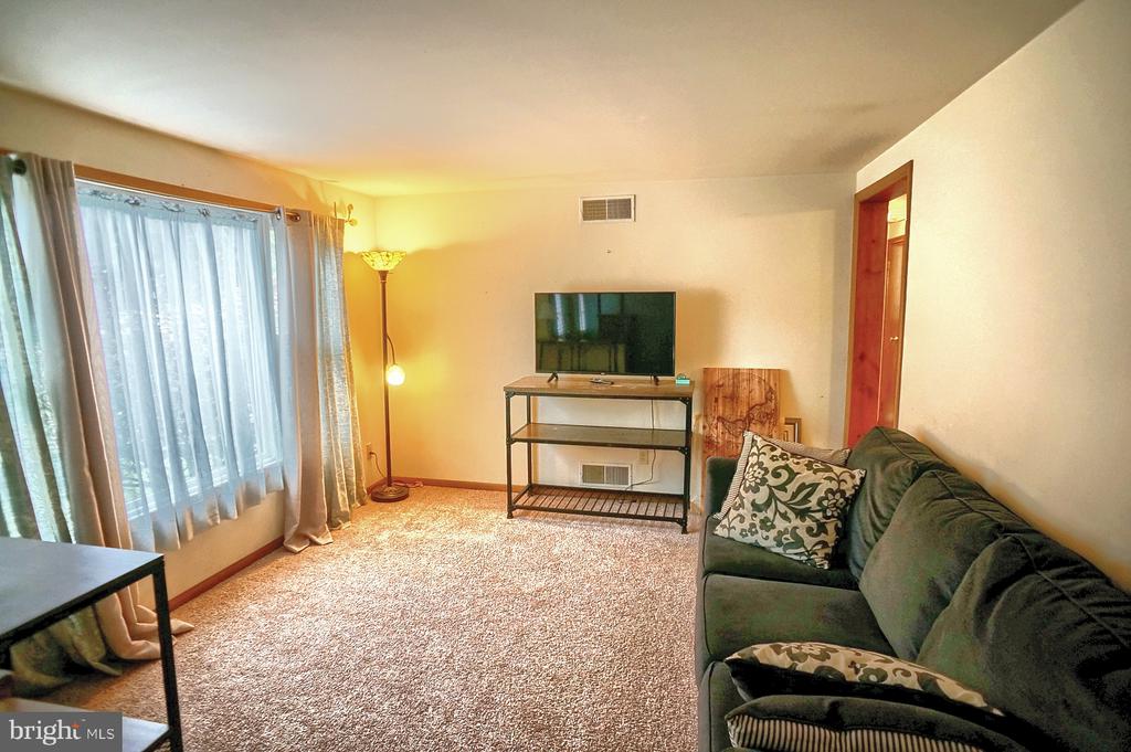 9 Raspberry Dr