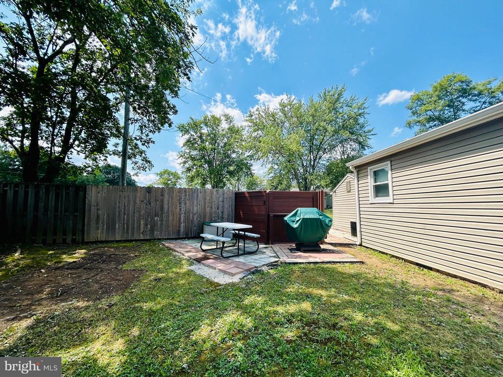 27 Sunset Dr