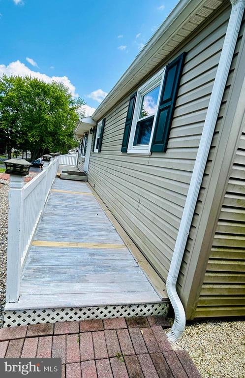 27 Sunset Dr