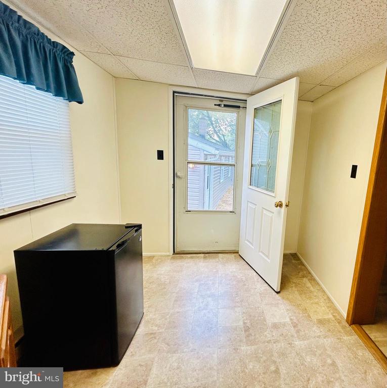 27 Sunset Dr