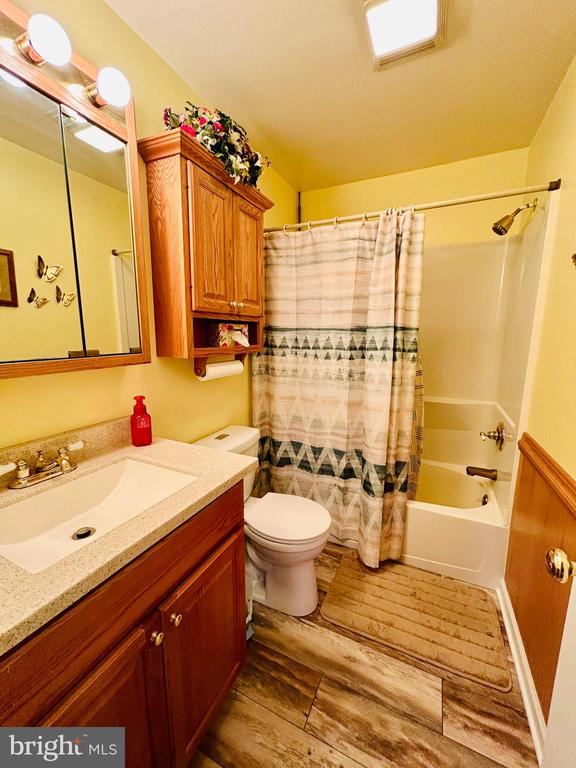 27 Sunset Dr
