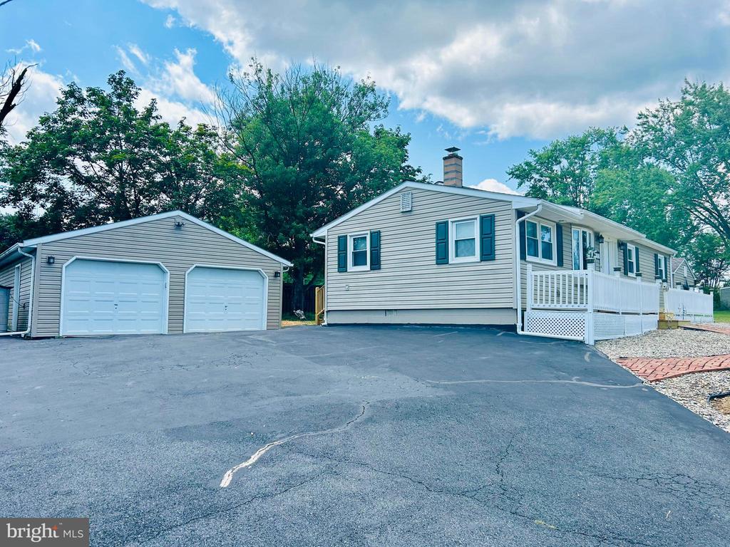 27 Sunset Dr