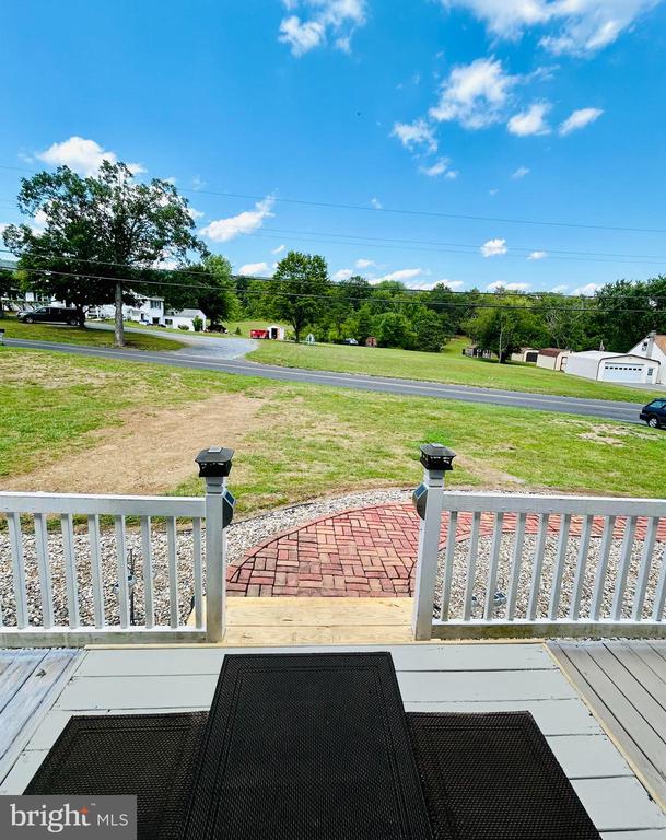 27 Sunset Dr