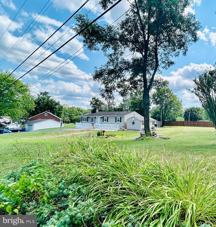 27 Sunset Dr