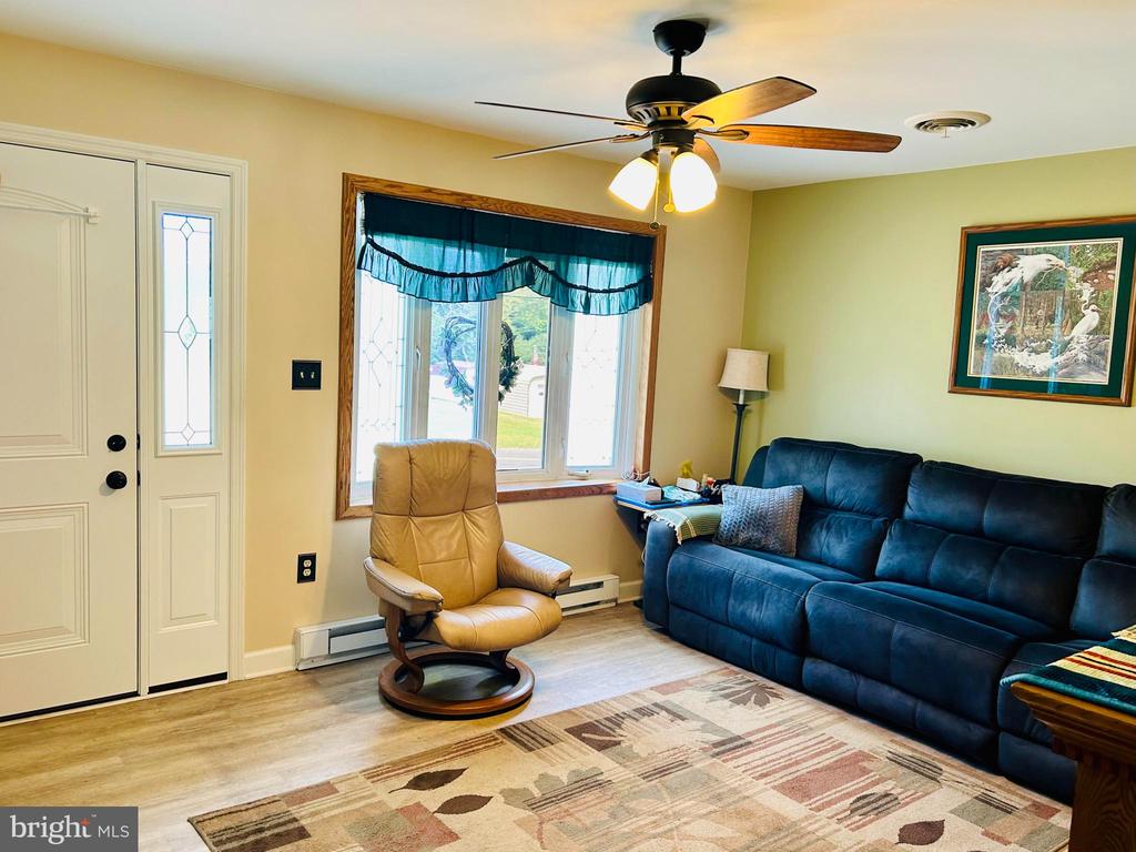 27 Sunset Dr