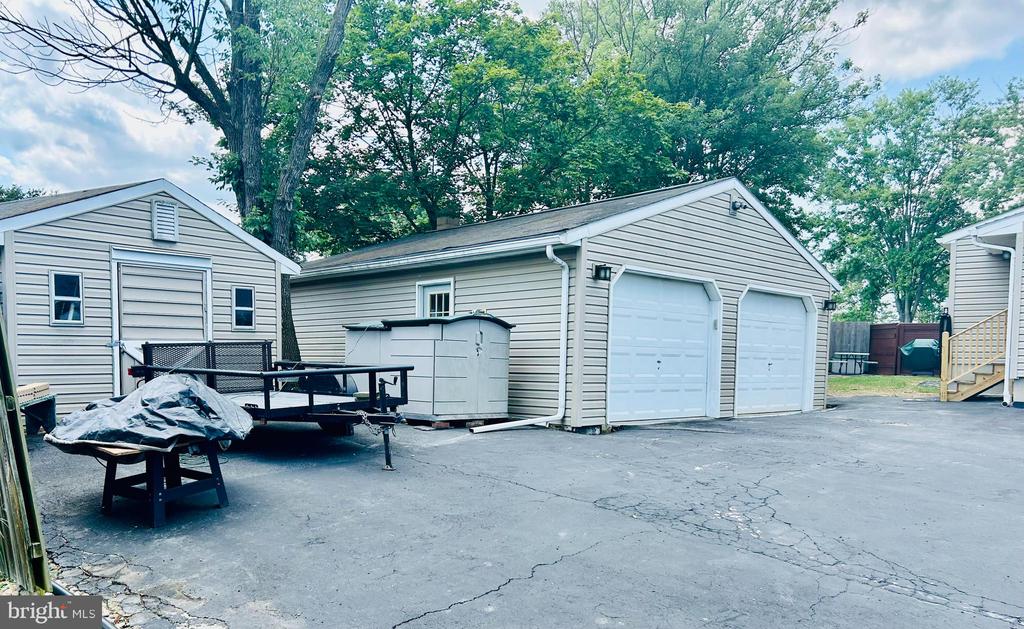27 Sunset Dr