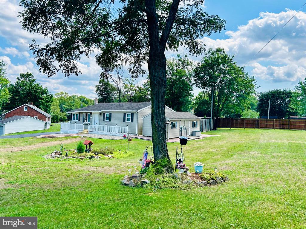 27 Sunset Dr