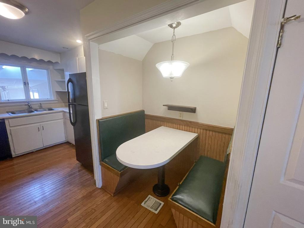 121 S East St