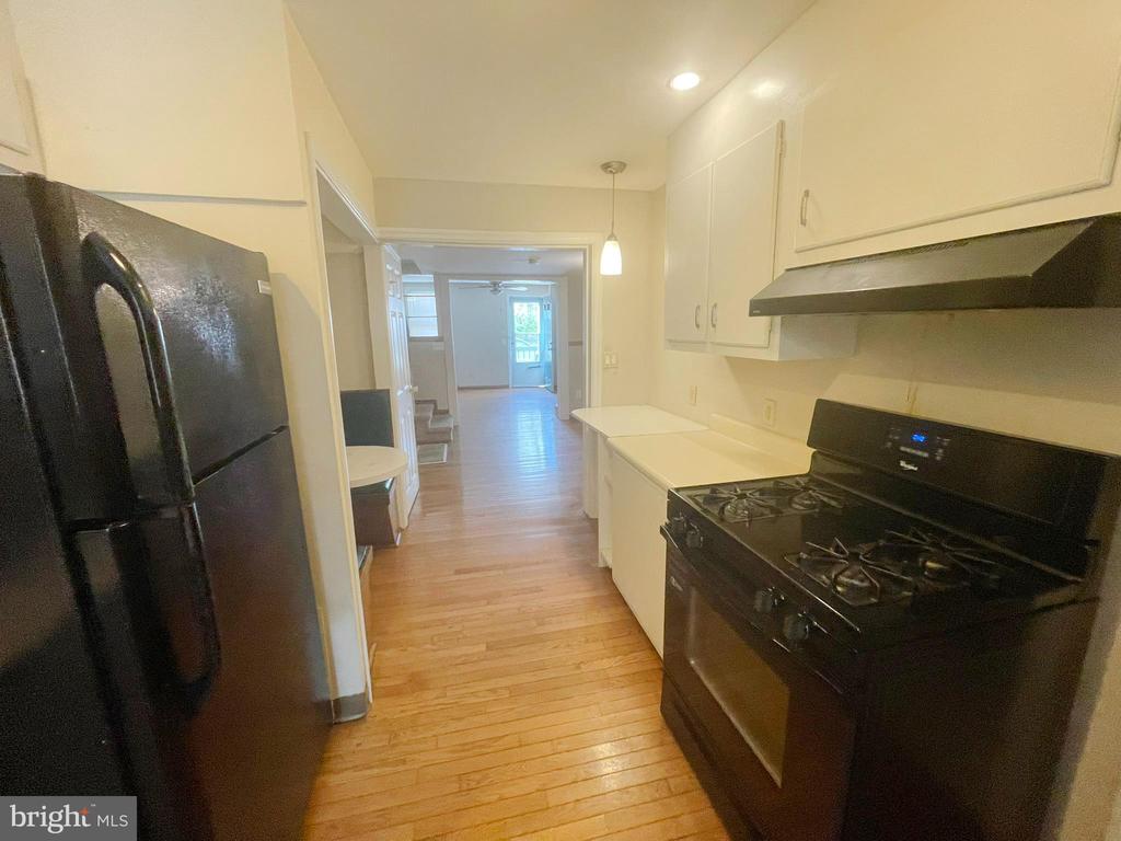 121 S East St