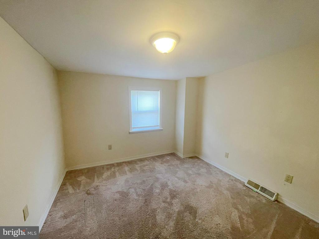 121 S East St