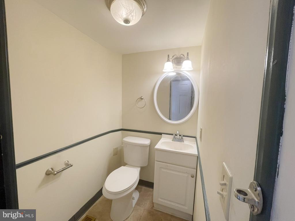 121 S East St