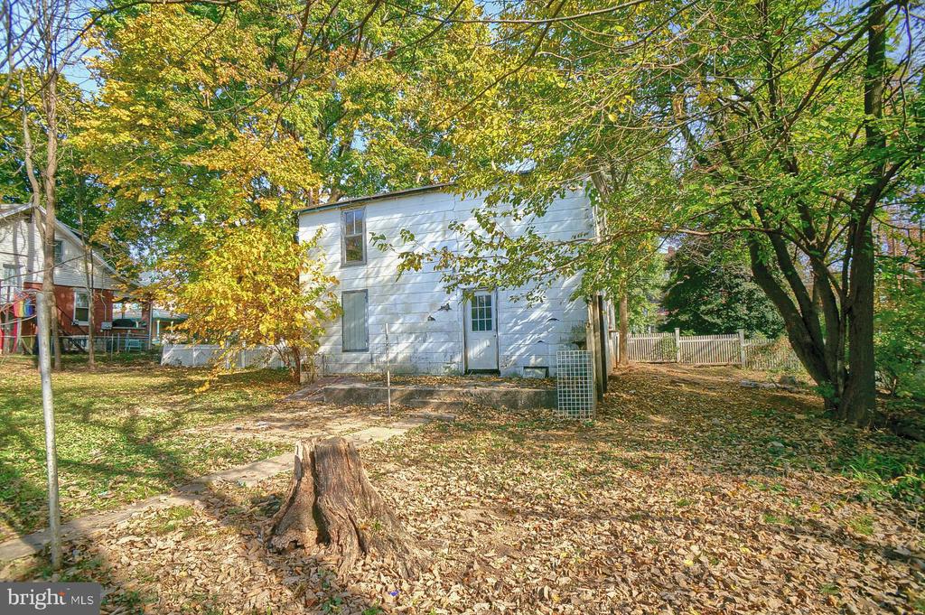 118 S Locust St