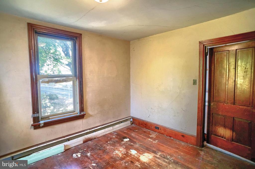 118 S Locust St
