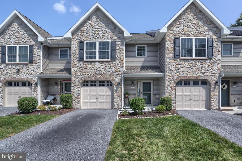 358 Melbourne Ln