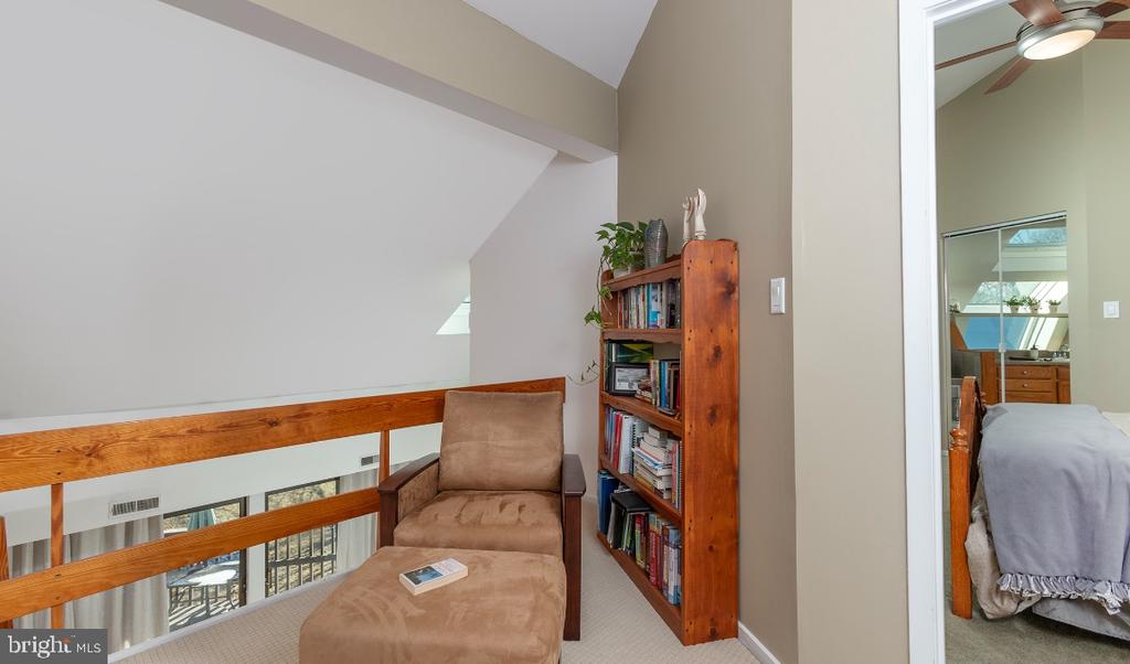 640 Geneva Dr #13