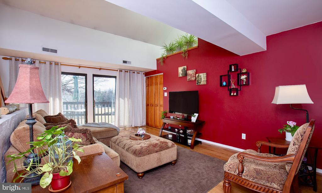 640 Geneva Dr #13