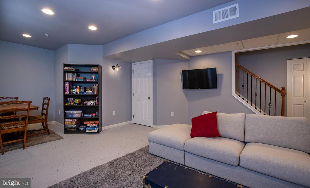 1689 Haralson Dr