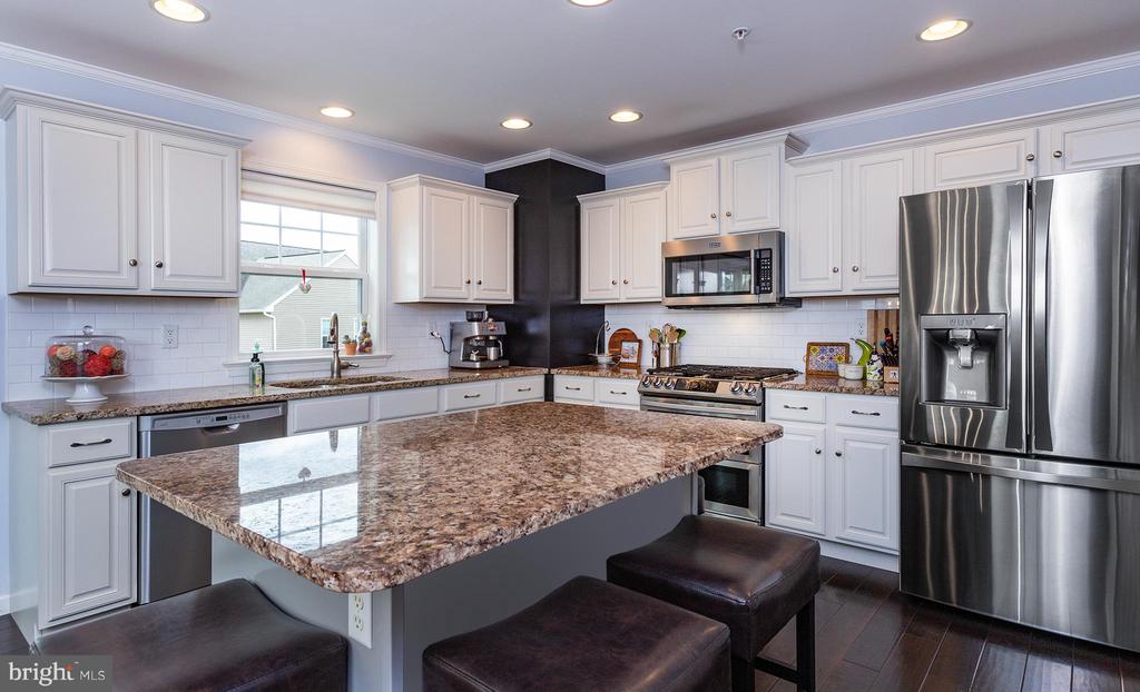 1689 Haralson Dr