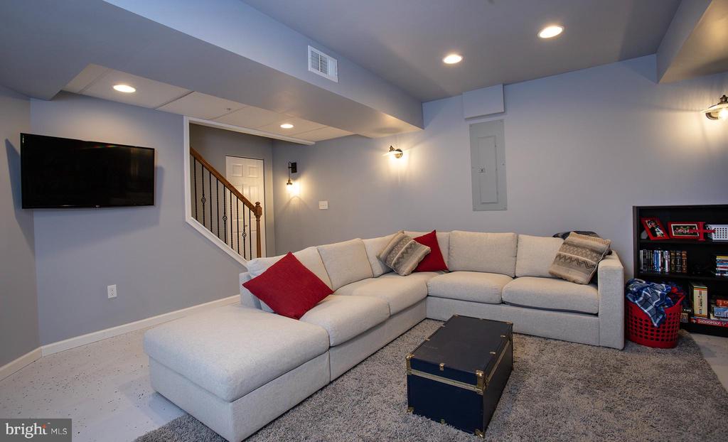 1689 Haralson Dr