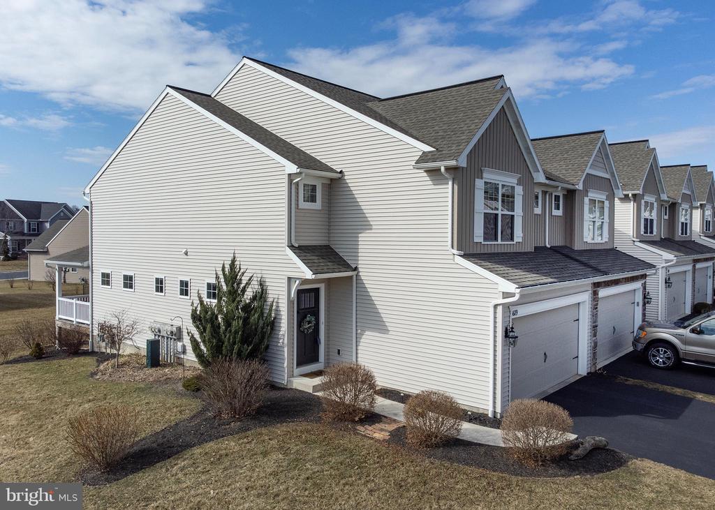 1689 Haralson Dr