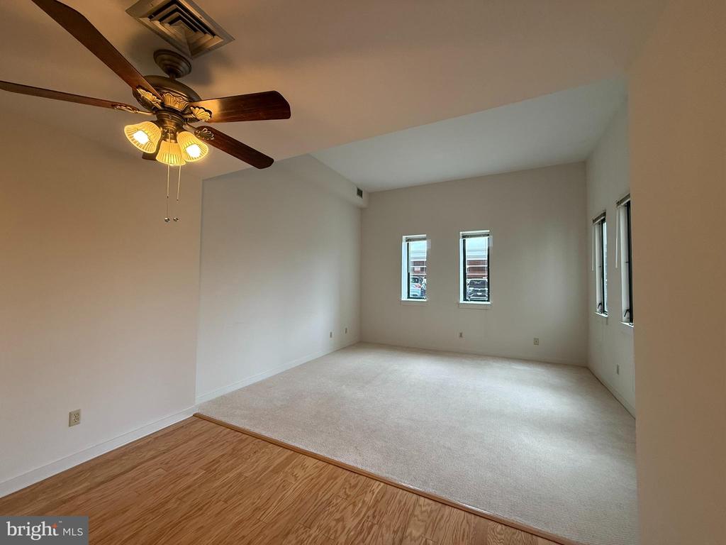 133 W Locust St #C-02