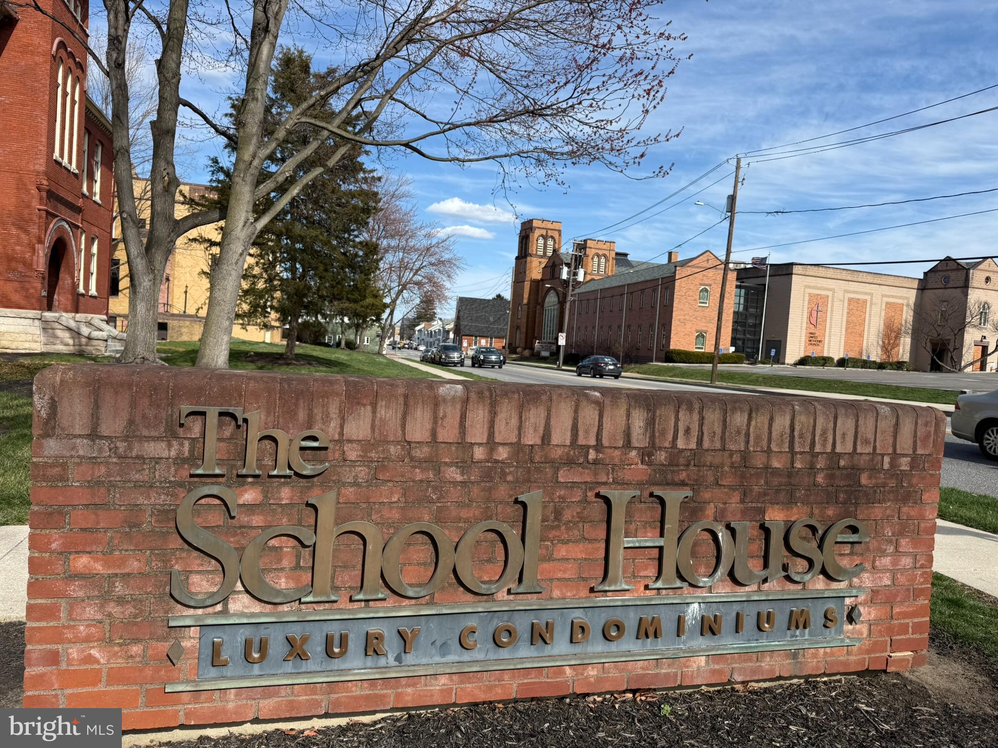 133 W Locust St #C-02