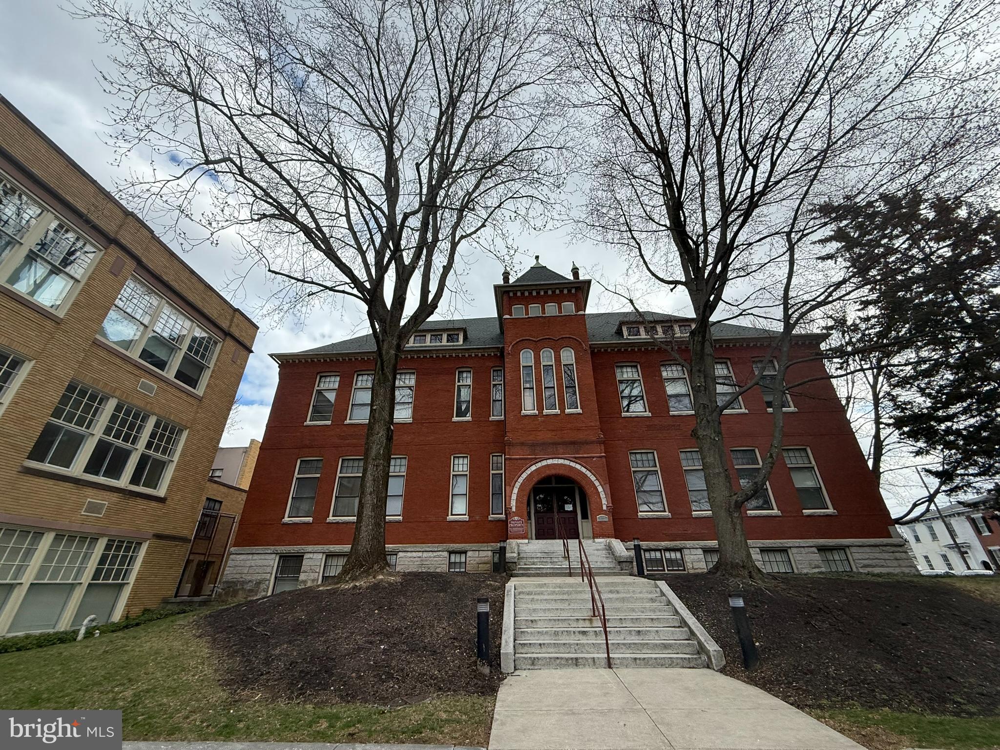 133 W Locust St #C-02