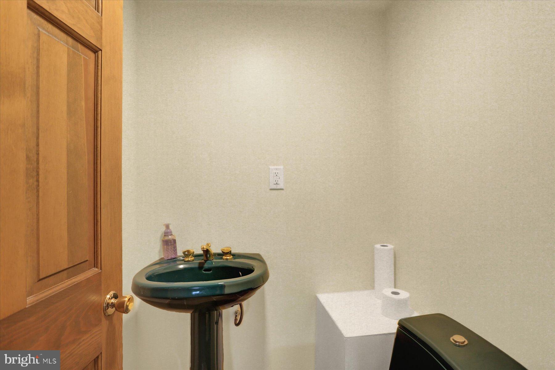 1109 E POWDERHORN ROAD