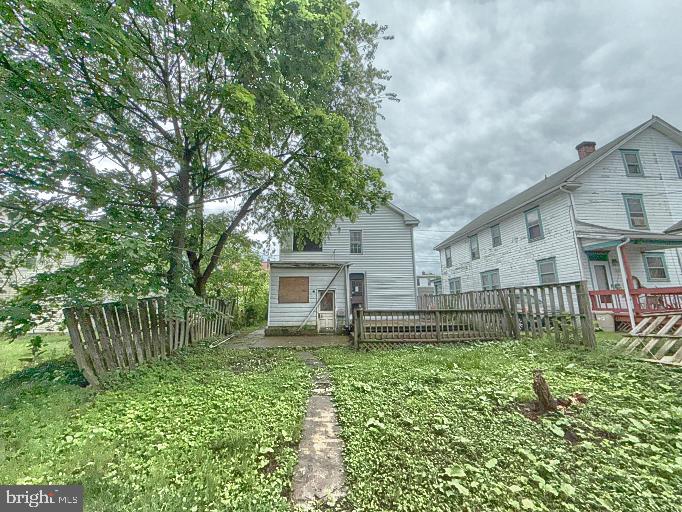 127 E Simpson St