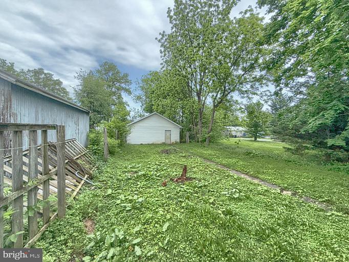 127 E Simpson St