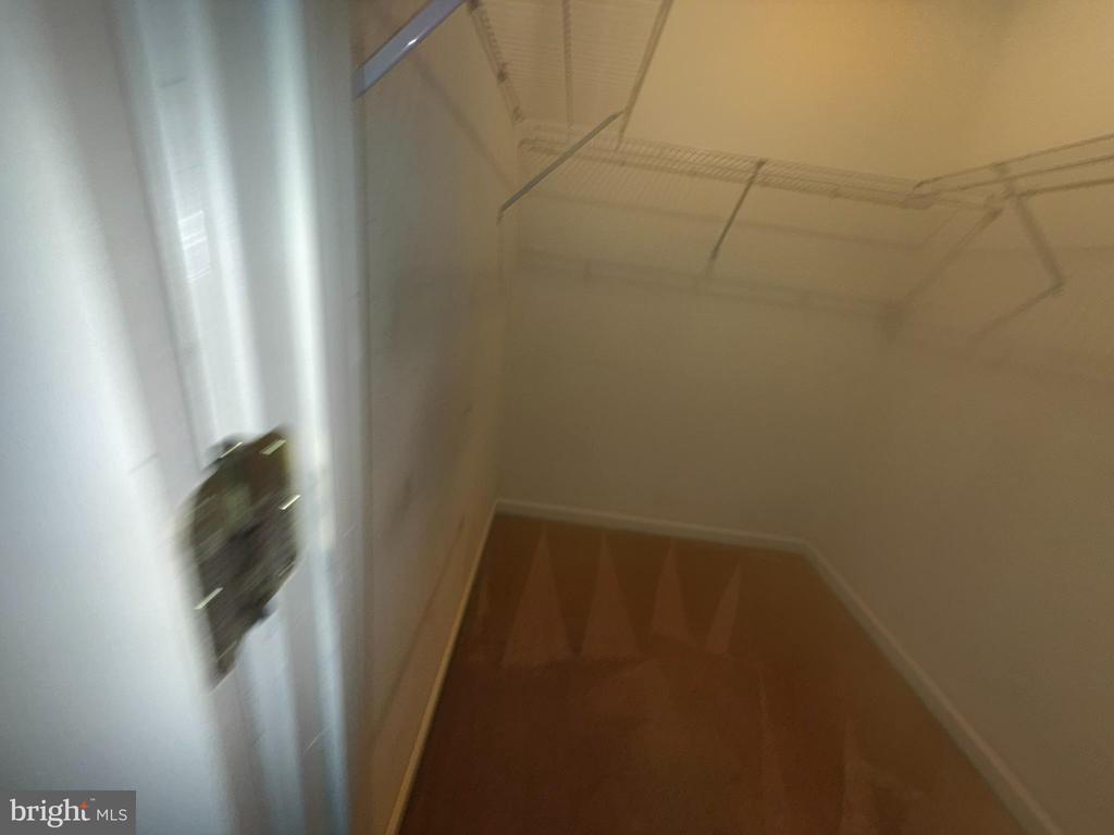 87 Courtyard Dr