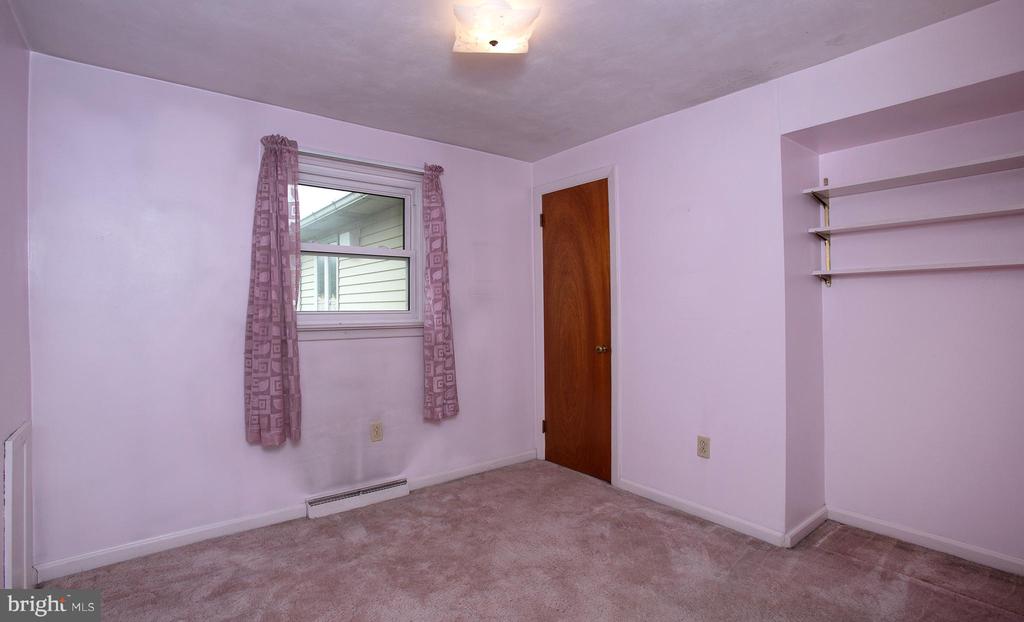 1 Oak Ave