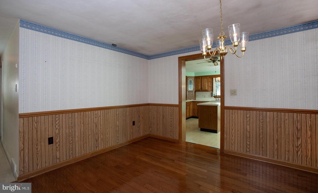 1 Oak Ave