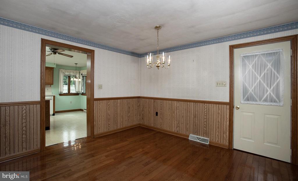 1 Oak Ave
