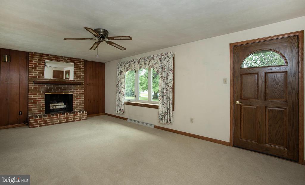 1 Oak Ave