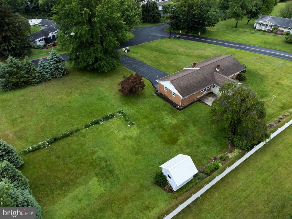 1 Oak Ave