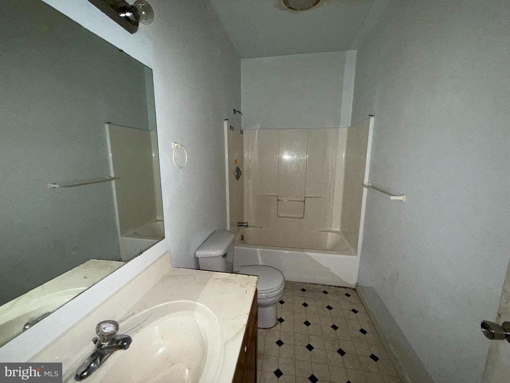 12 Rr Mountain St