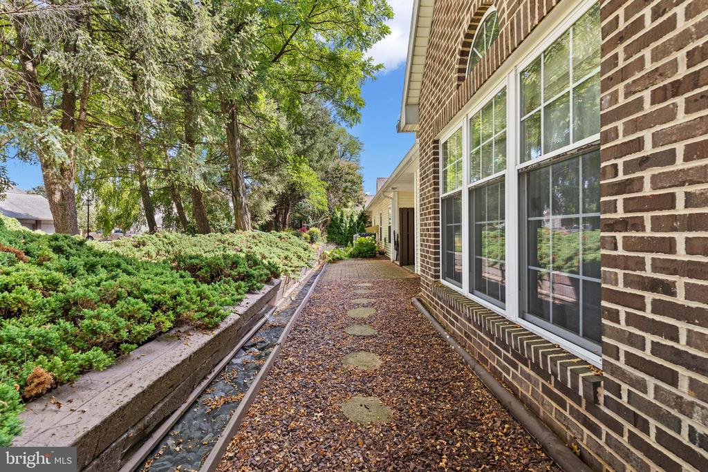 530 BRIGHTON PLACE