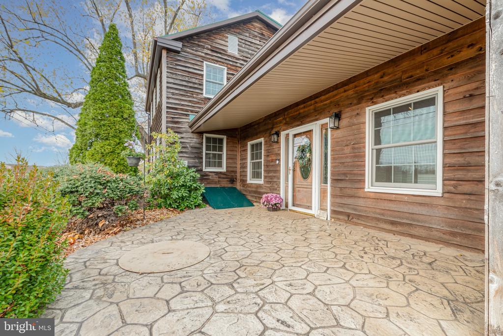 2091 STUMPSTOWN ROAD