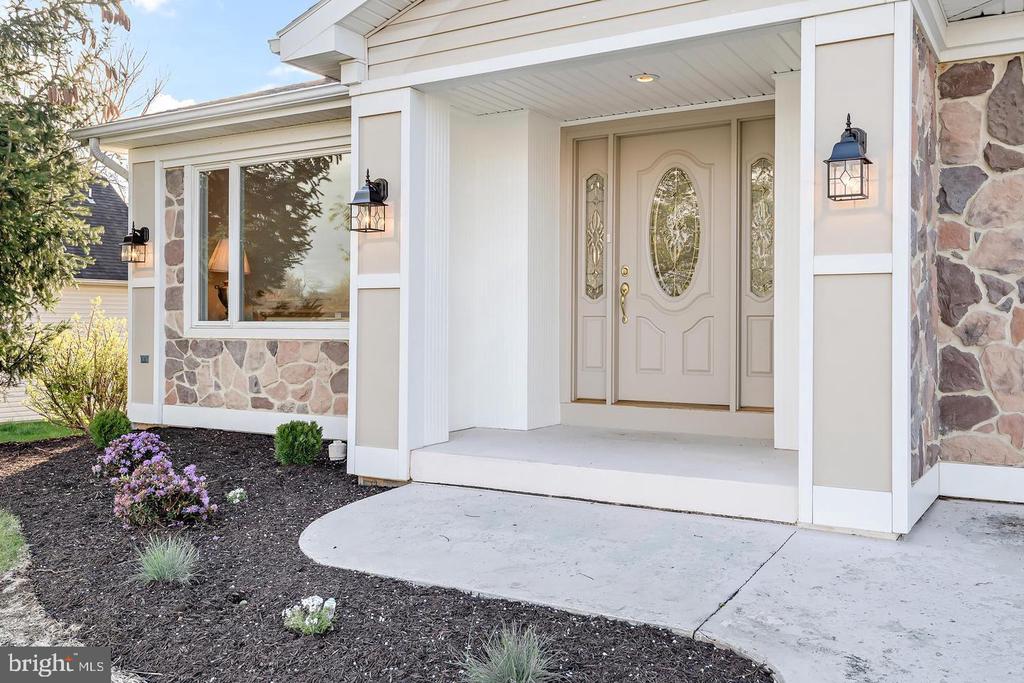 583 ARIEL COURT