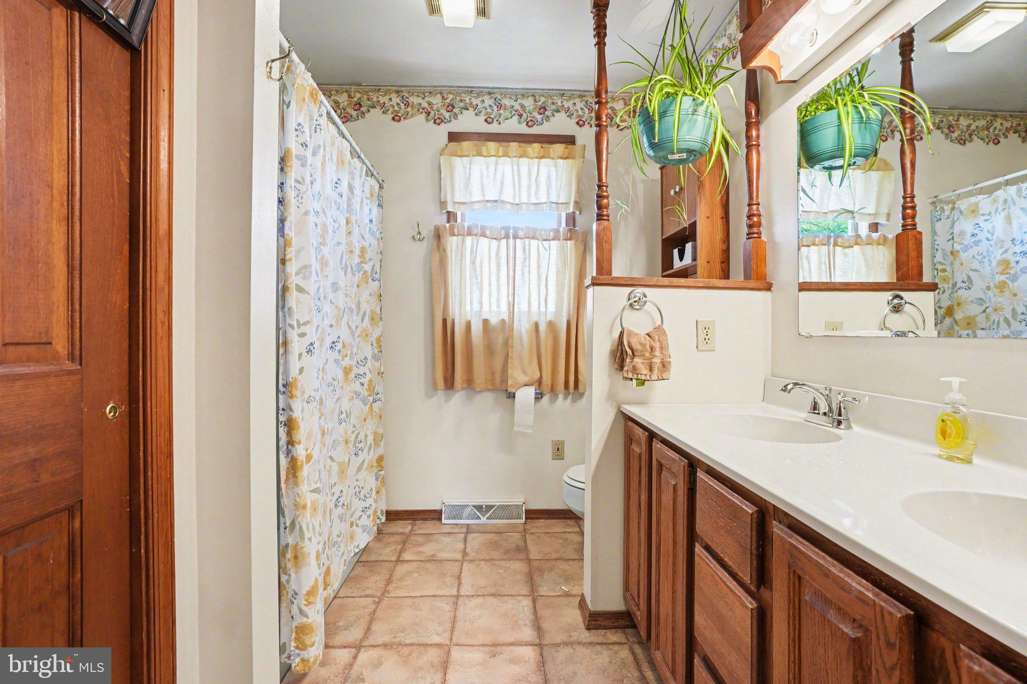 1106 EASY ROAD