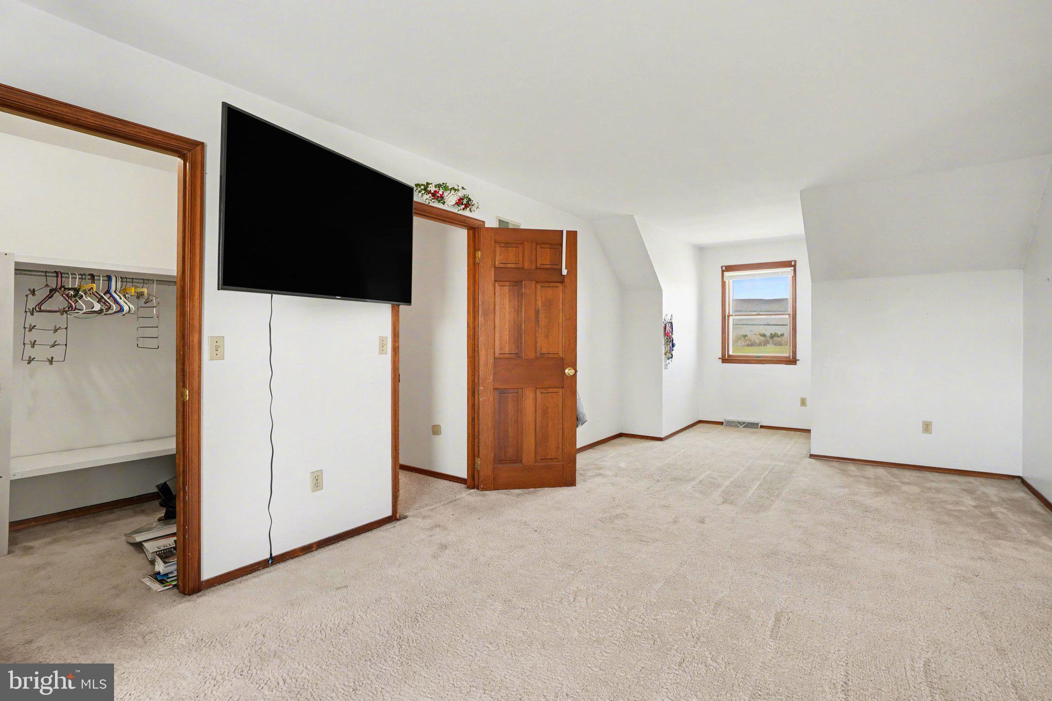 1106 EASY ROAD