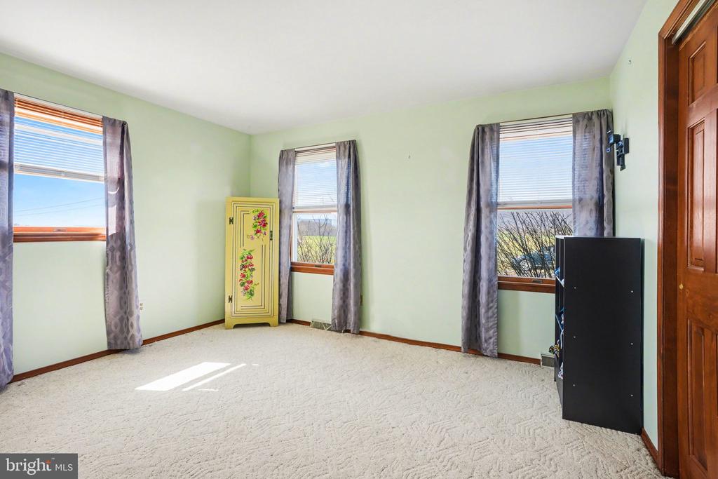 1106 EASY ROAD