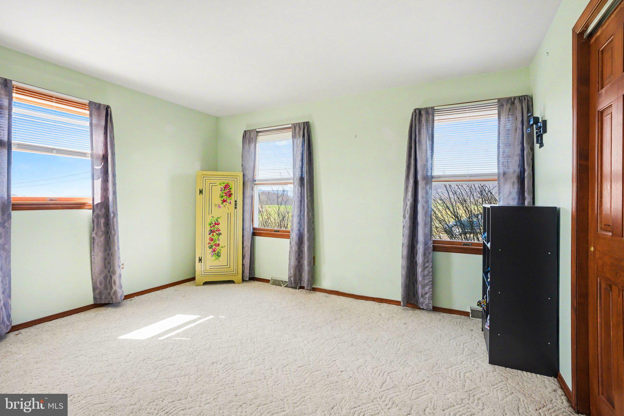 1106 EASY ROAD