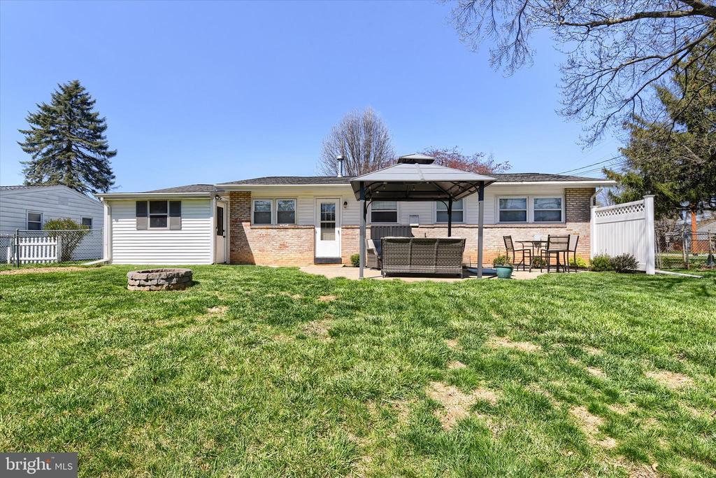 5202 ROYAL DRIVE