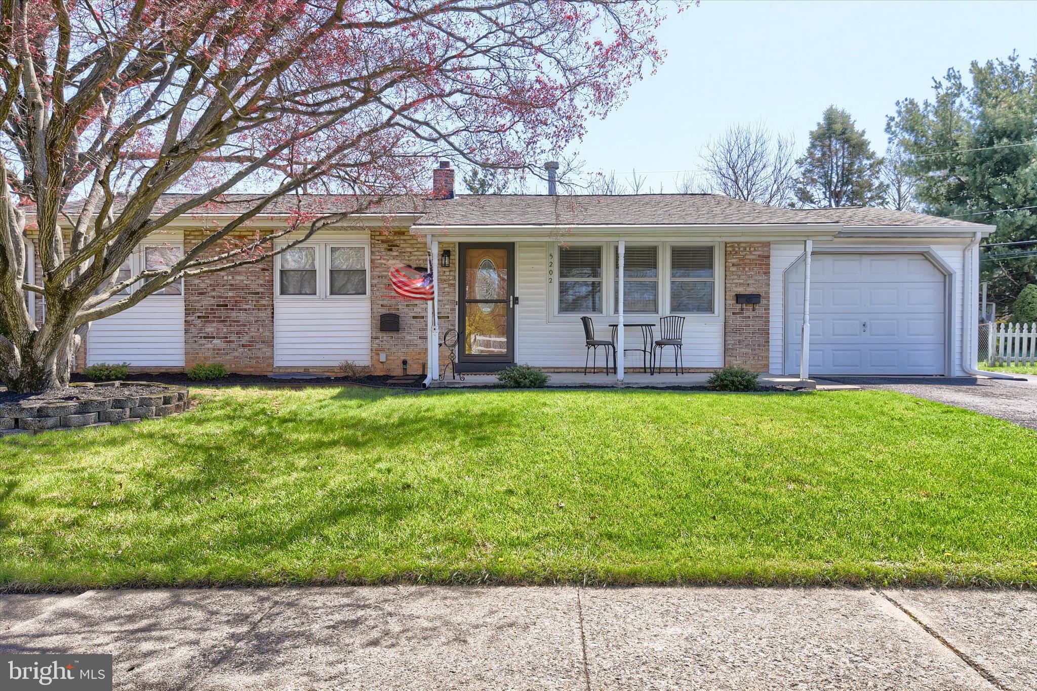 5202 ROYAL DRIVE