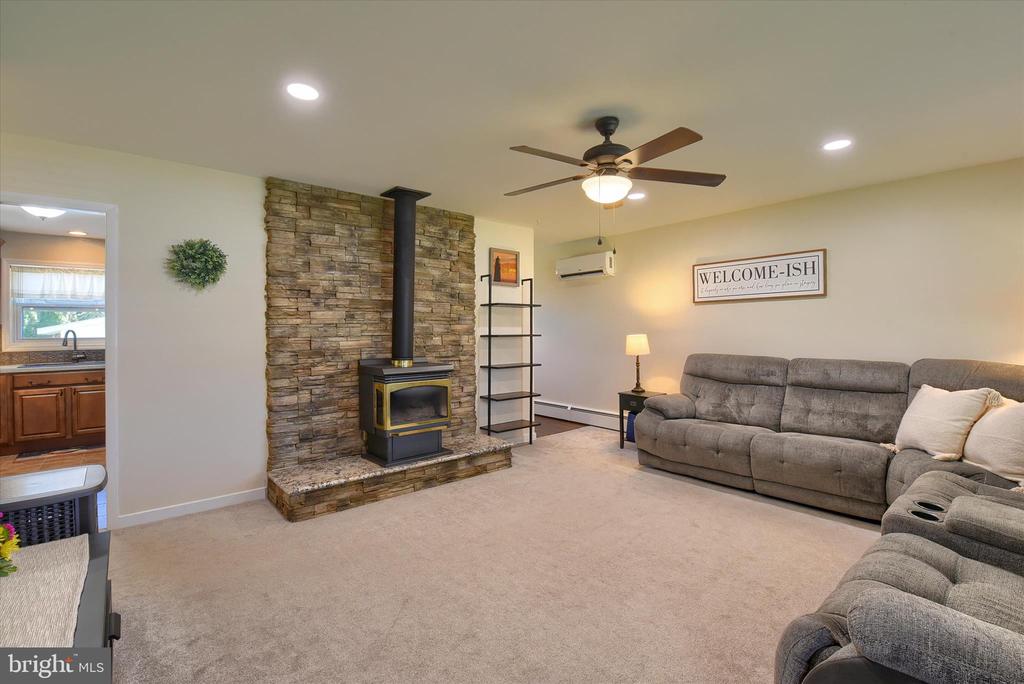 5202 ROYAL DRIVE