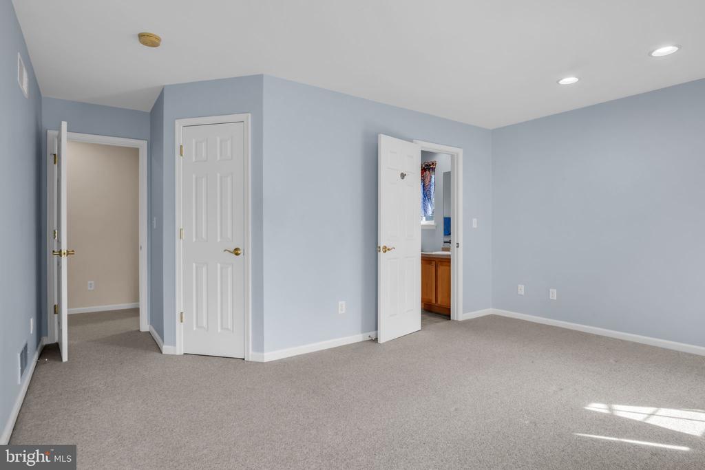206 BRIGHTON DRIVE