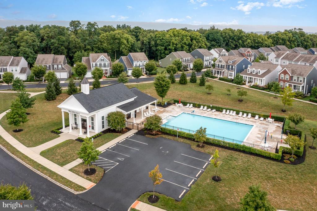 43 HOKE FARM WAY
